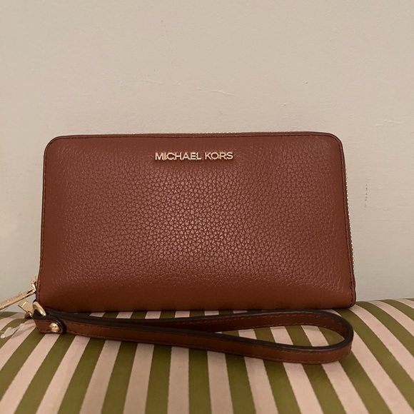 Michael Kors Tan Wristlet - Picture 1 of 2